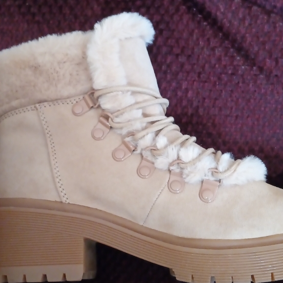 A New Day Women's Betsy Faux Fur Suede Hiking Boots  Size 7.5   NWOT - Picture 2 of 8